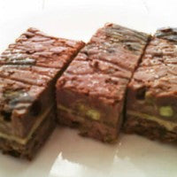 veggie_hemp_swirl_protein_bar_cake_side_pic