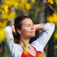 woman_sunshine_happy_smile_nature_leaves_trees_pic