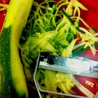 zucchini_shredded_sliced_pieces_green_pic