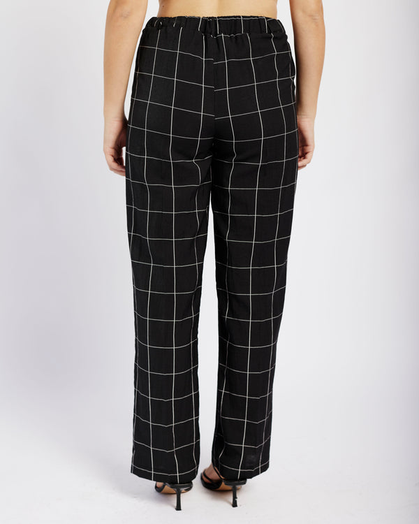 Straight Leg Pull-On Pants in Black & White Check