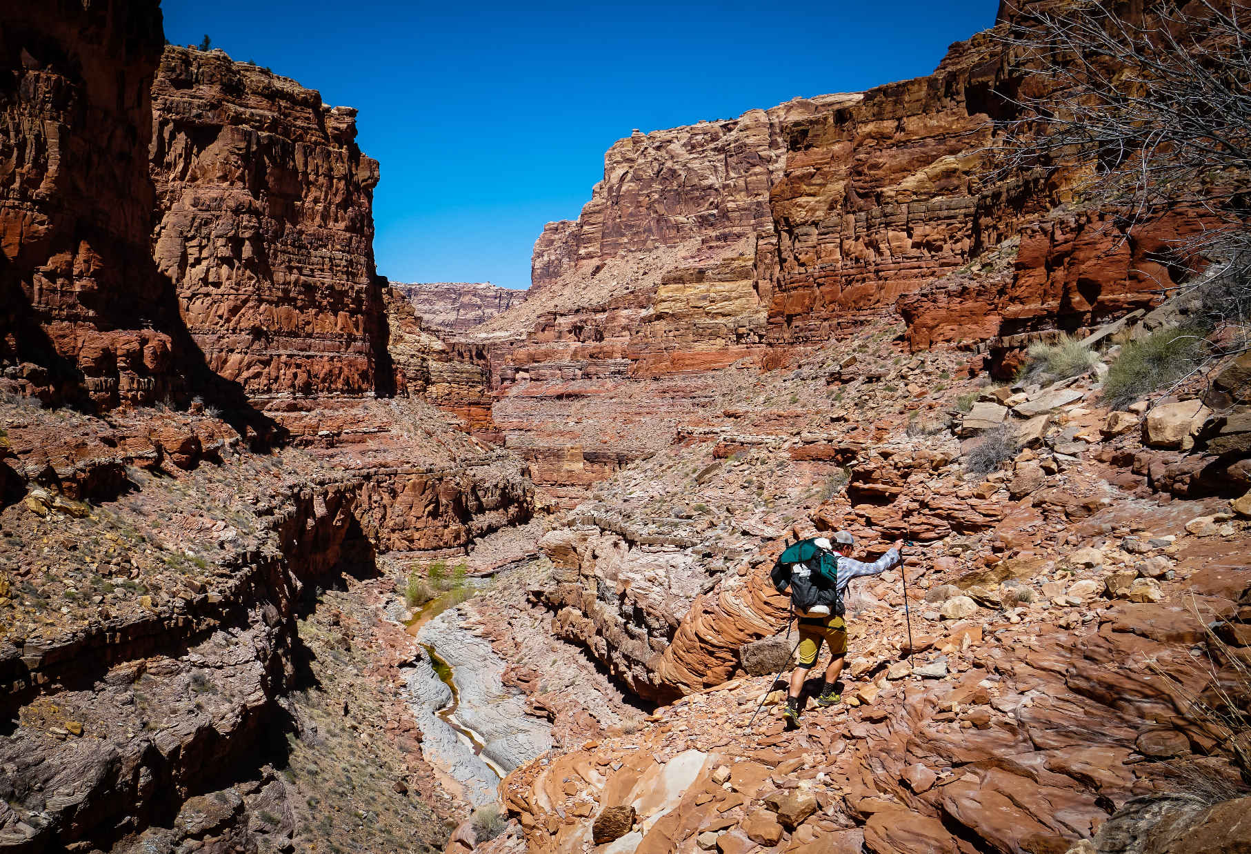 Steep scramble on loose scree