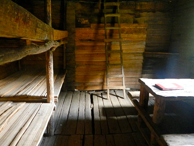 Tasmanian Track historic trappers hut