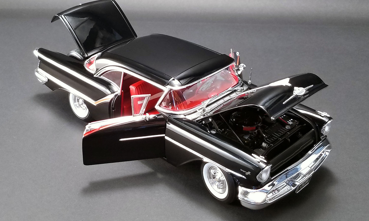 1957 Oldsmobile Super 88 1  18  Diecast  Fast Lane Classic Cars