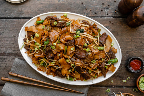 Vietnamese Flat Rice Noodles With Beef