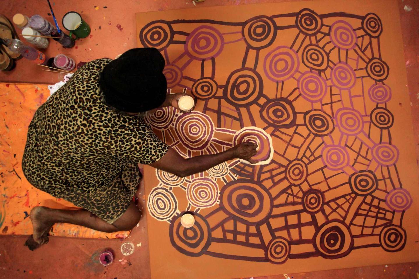 Artist Jeanie Napangardi Lewis. Image credit: Warlukurlangu Artists Aboriginal Corporation