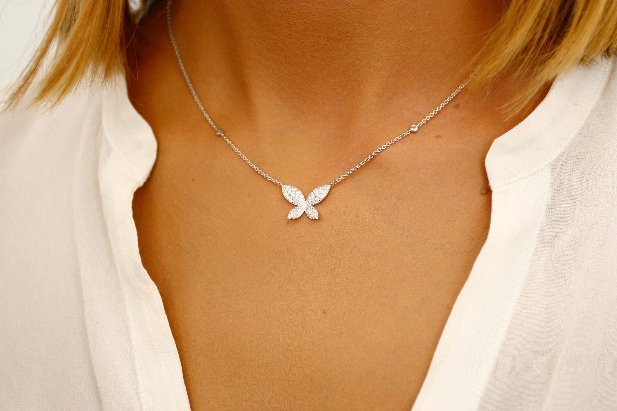 Download P3853 Delicate Butterfly Necklace Olivacom
