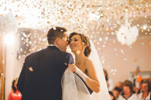 bride_and_groom_dancing