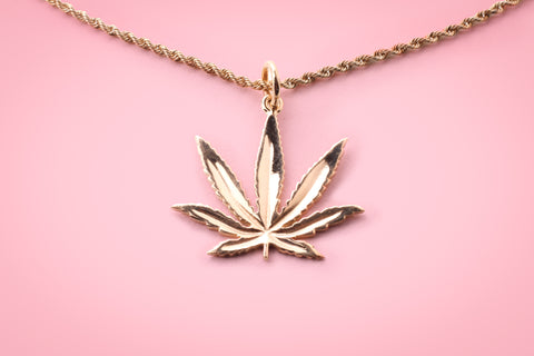 GOLD SATIVA LEAF CLASSIC PENDANT