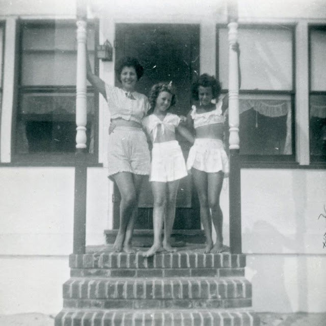 1940s fashion crop tops