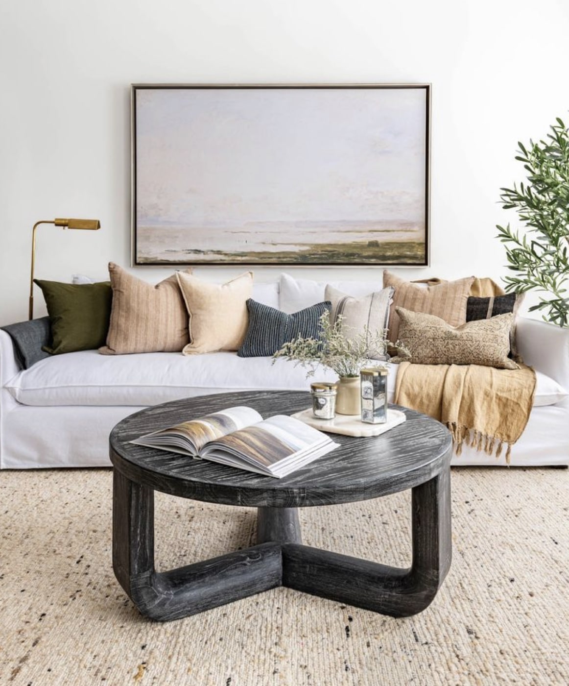 12 Modern Coffee Tables That Are Sure to Impress Your Guests