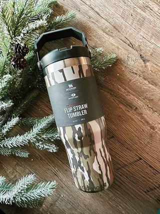 Stanley: Ice Flow Flip Straw 30 oz Tumbler - Dark Green and Navy –  citysupplyfayetteville