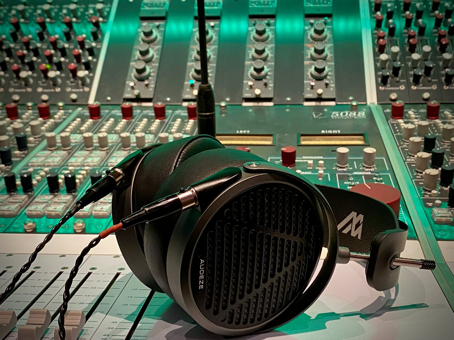 Sacha Triujeque's Audeze MM-500 headphones