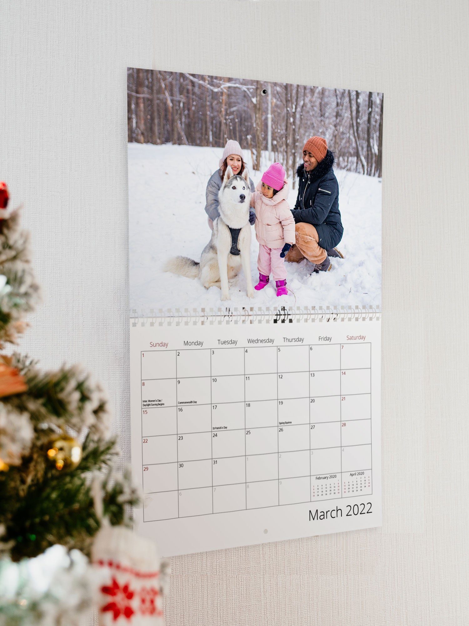 Custom Photo Calendar: Holiday Gift Guide 2021