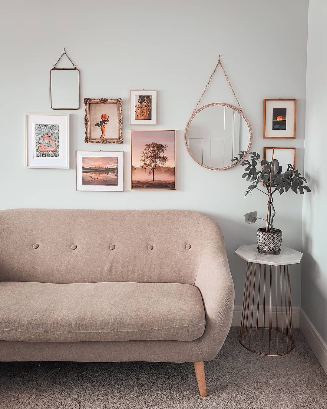 Gallery Wall Layout: How to Make a Living Room Gallery Wall - VIV