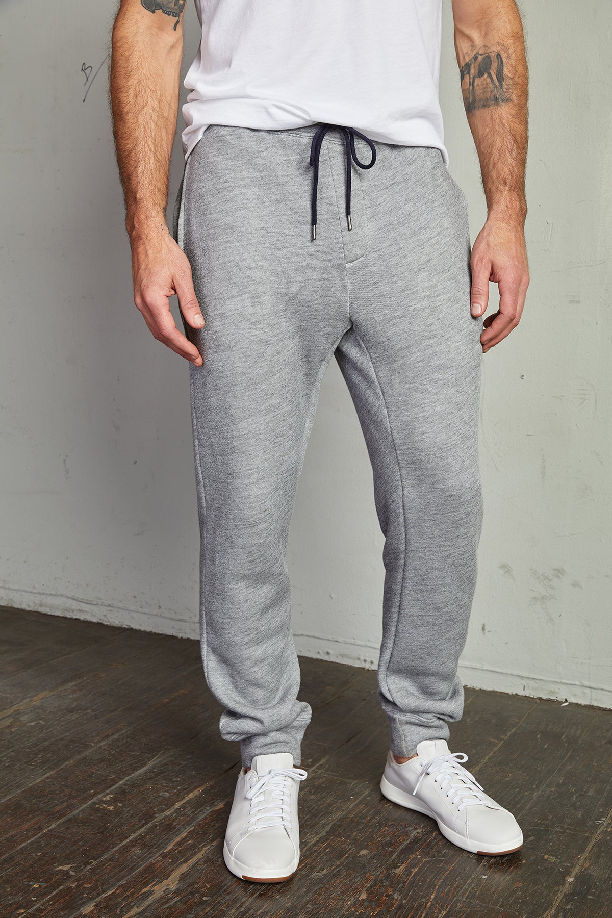 HUGH FLEECE JOGGER SWEATPANT – Velvet by Graham & Spencer