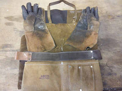 Le materiel de forge protection gant tablier de forgeron