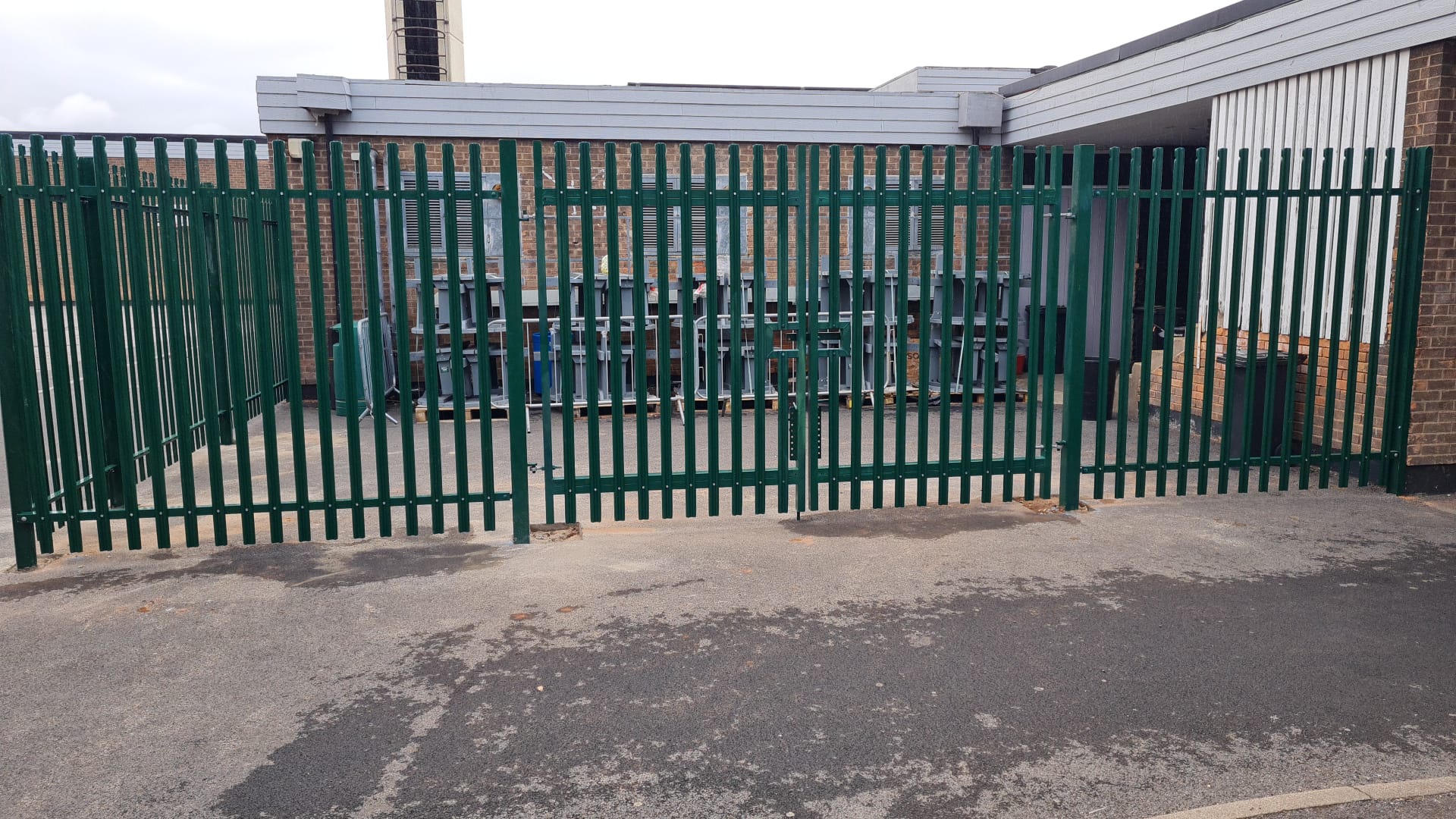 Round & Notched Palisade Fencing Supplied & Installed for a School in Doncaster