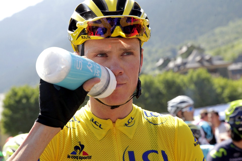 Chris Froome drikker vand - Heino Cykler Blog