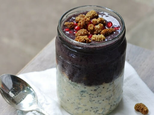 Overnight Coconut-Bircher Smoothie