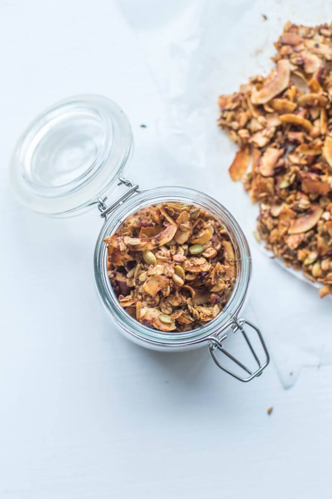 Make this: Crunchy coconut granola – Coconut Merchant