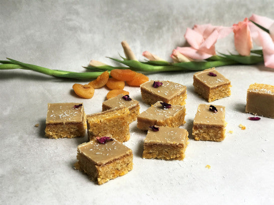 Raw Ginger and Apricot Crunch Bars