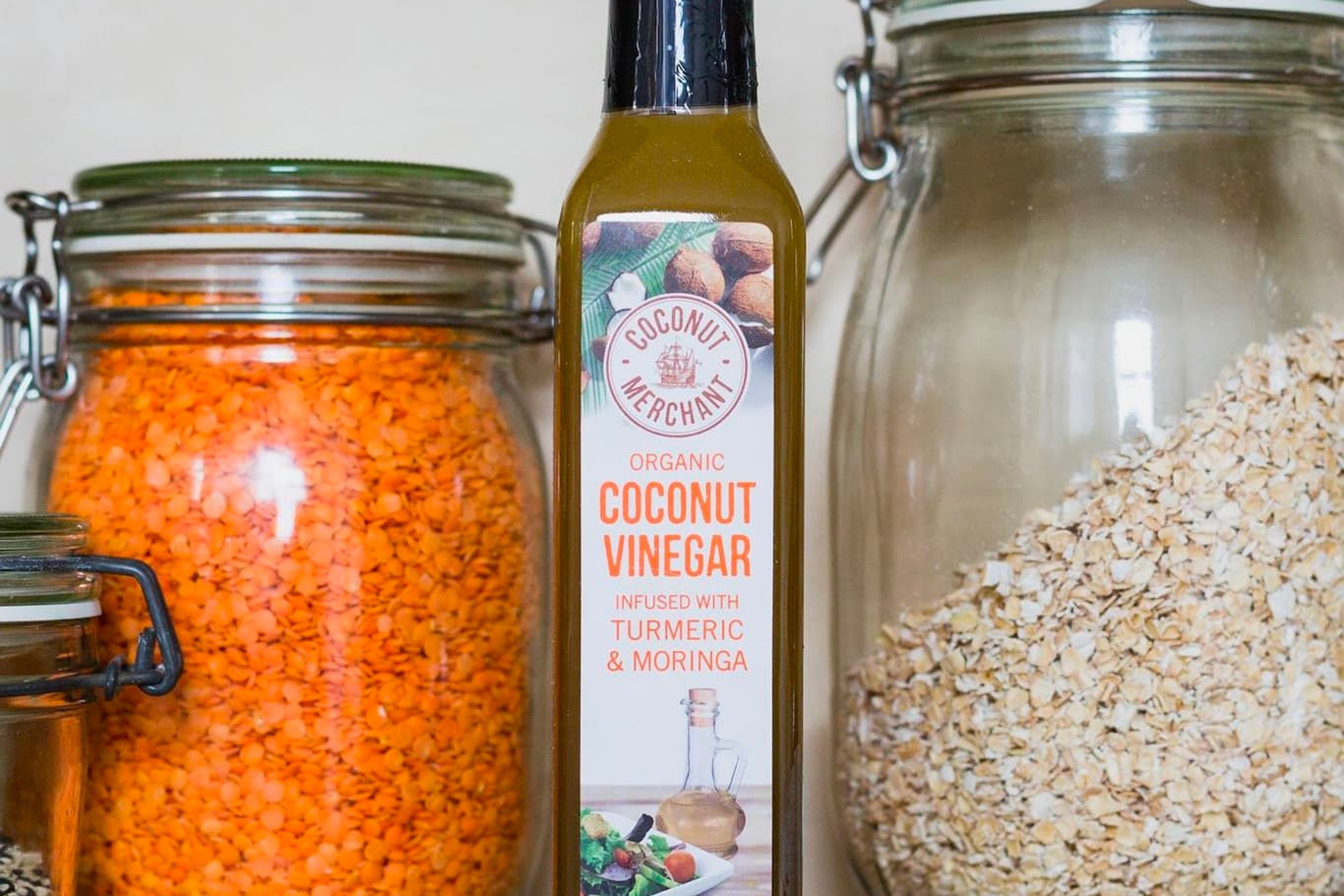 Coconut vinegar with turmeric and moringa