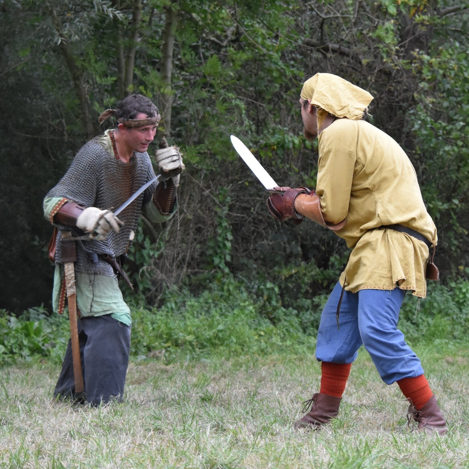 Two larpers fightig with daggers