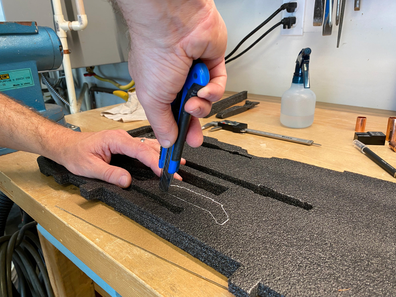 Cutting shape of tool in Kaizen foam with utility knife