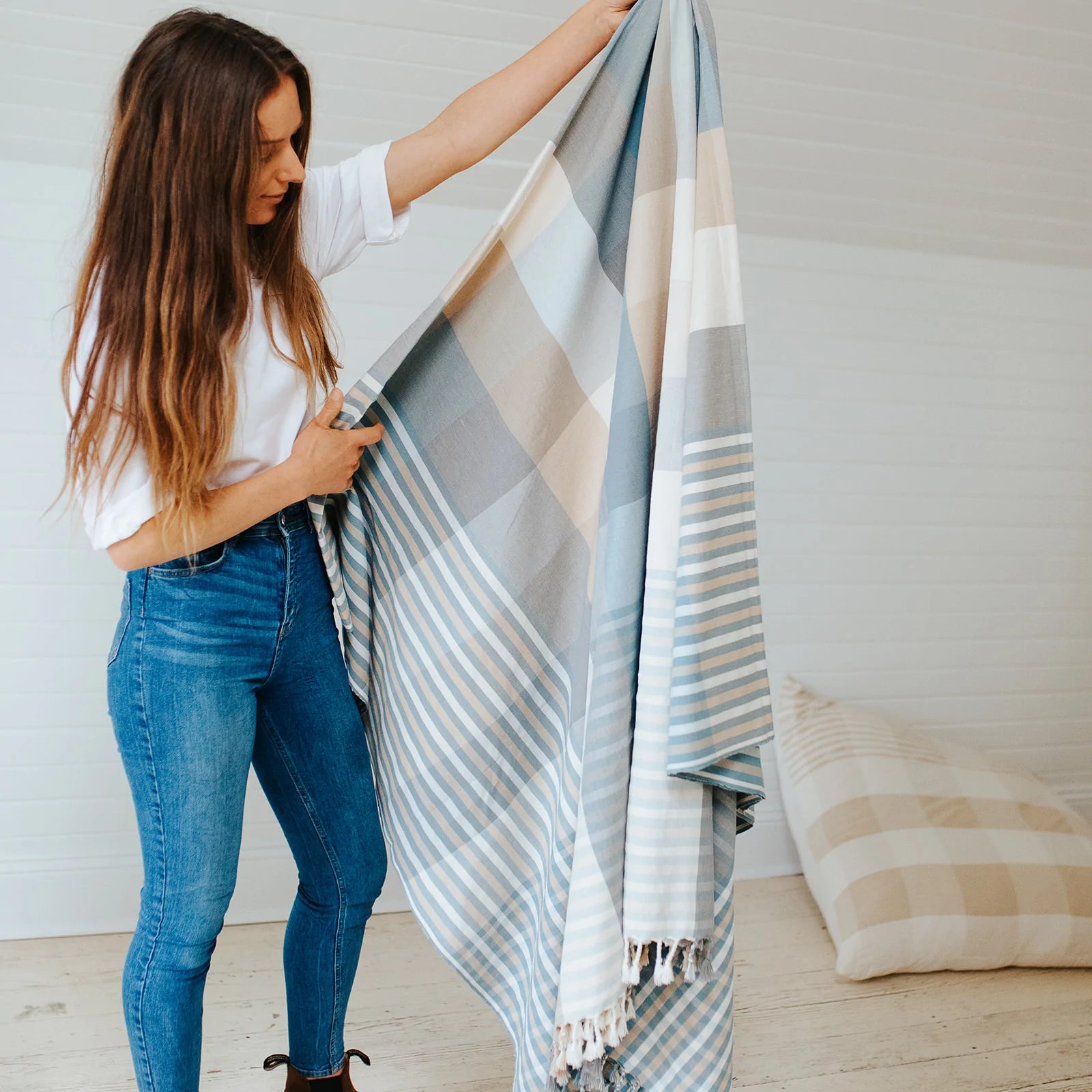 Periwinkle handloom blanket collection