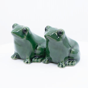 frog salt and pepper shakers
