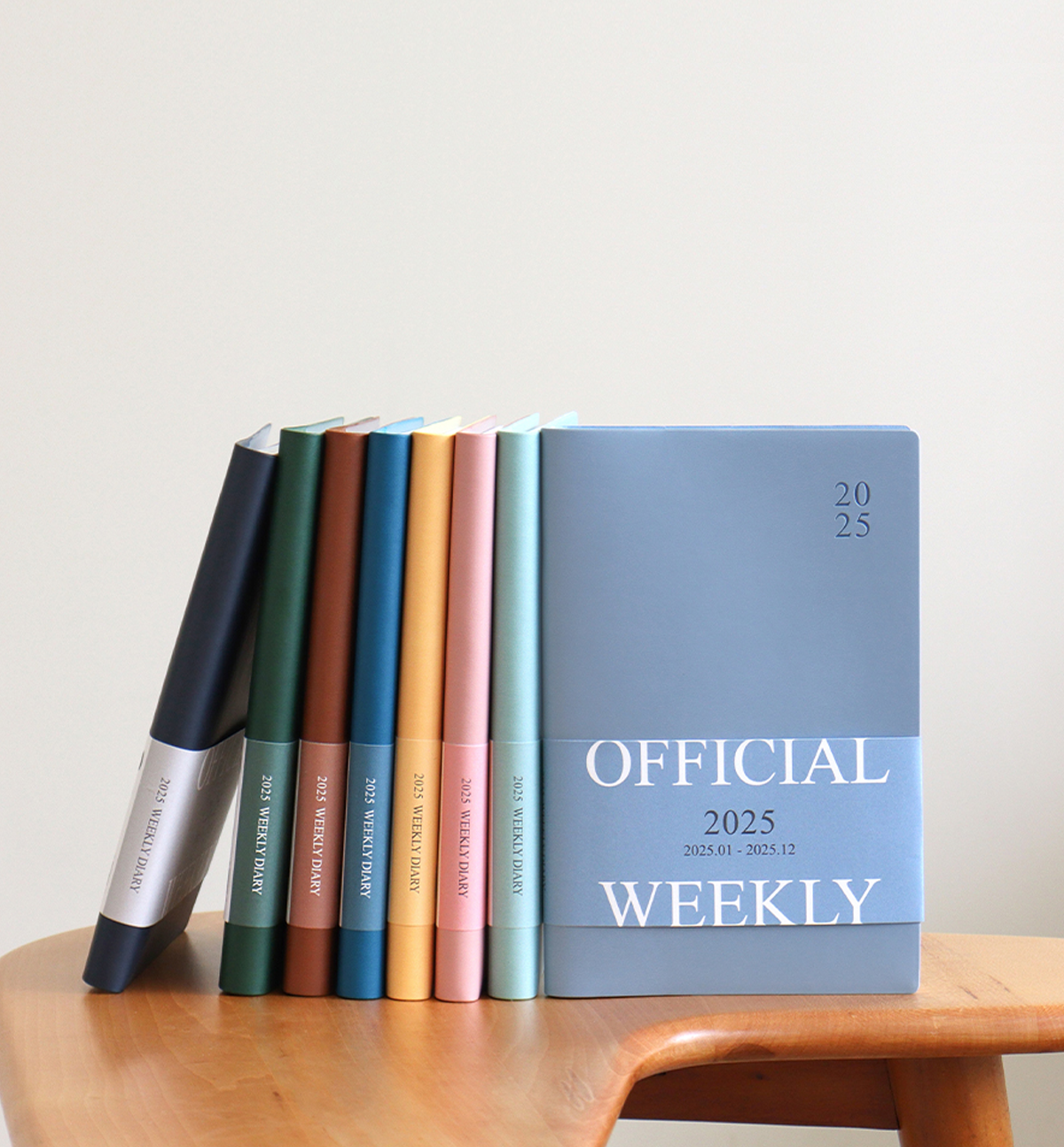 2025 Official Weekly Planner [B6 Size]
