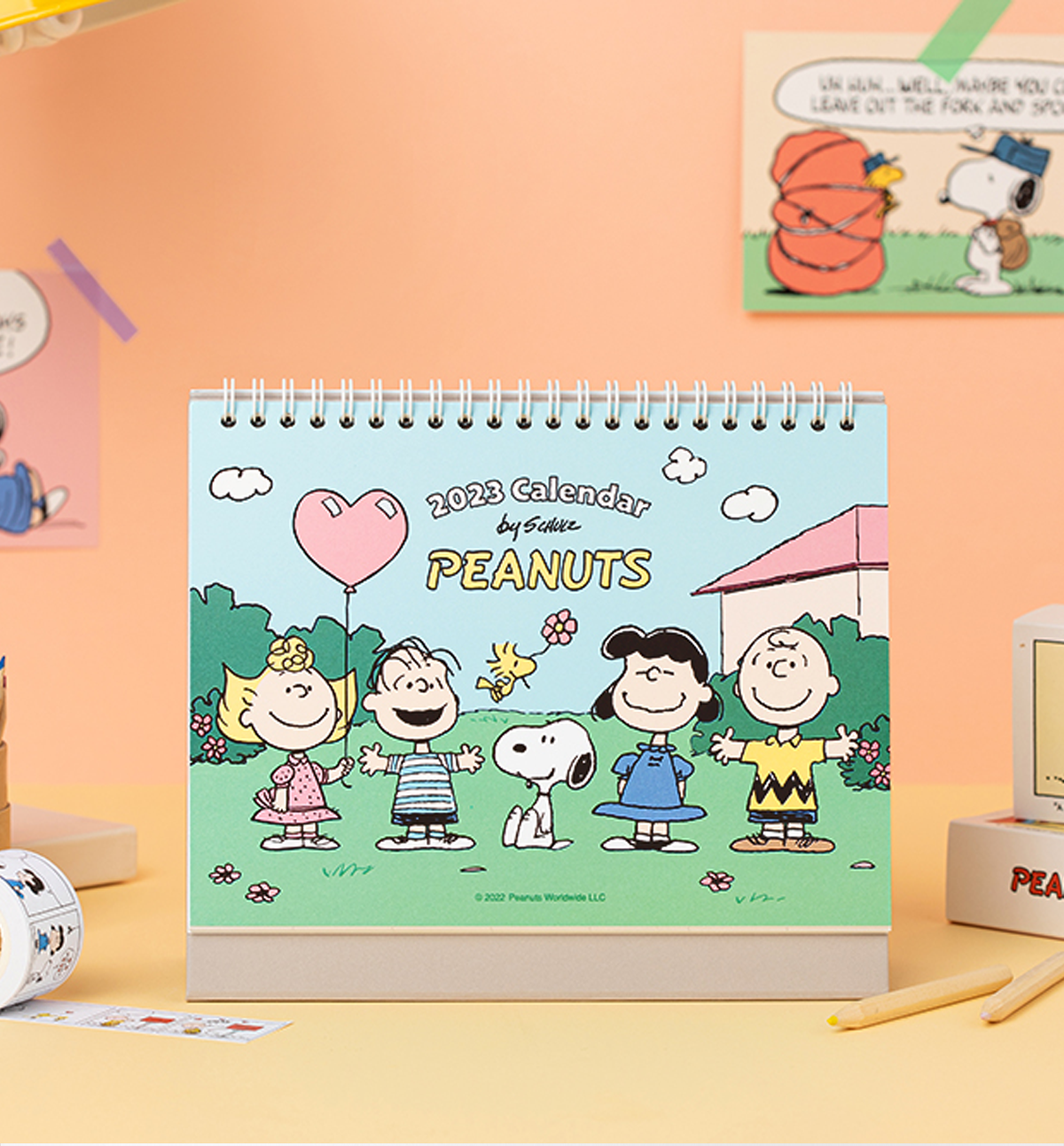 2023 Snoopy Desk Calendar