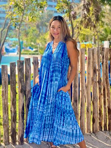 Blue V neck tie dye summer maxi full length dress with pockets. Perfect summer outfit inspo for hot weather wear.