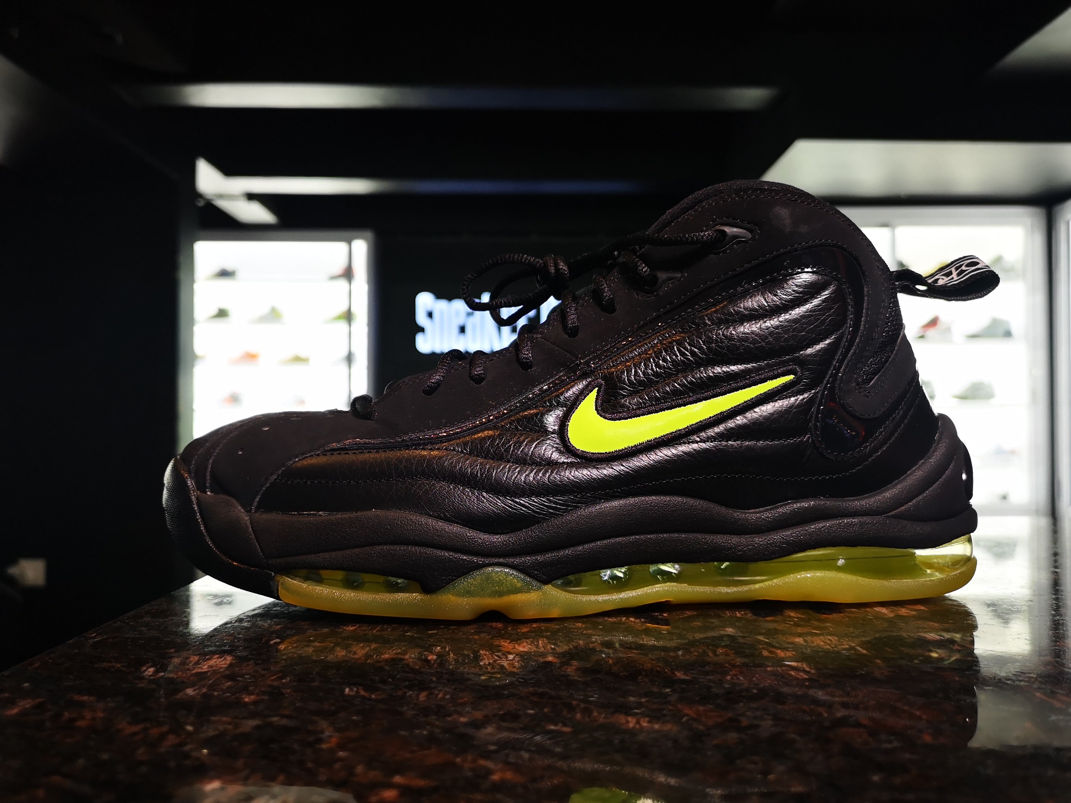 nike air total max uptempo Zwart