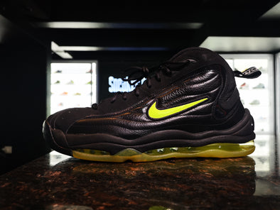 Nike Total Max Uptempo Zwart