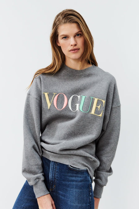 Sudadera VOGUE Gris con logotipo rainbow bordado