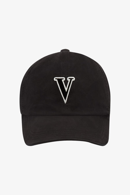 Gorra VOGUE negra con logo de terciopelo