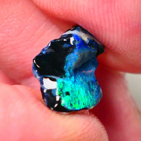 Lightning Ridge Opal Black Base Seam Rough Rub 2.9cts Bright Bright Vibrant green dominant fires 15x10x4mm WAE15