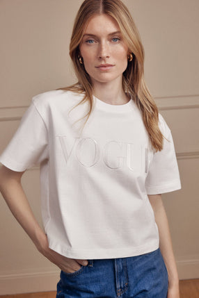 Camiseta VOGUE blanca con logo bordado