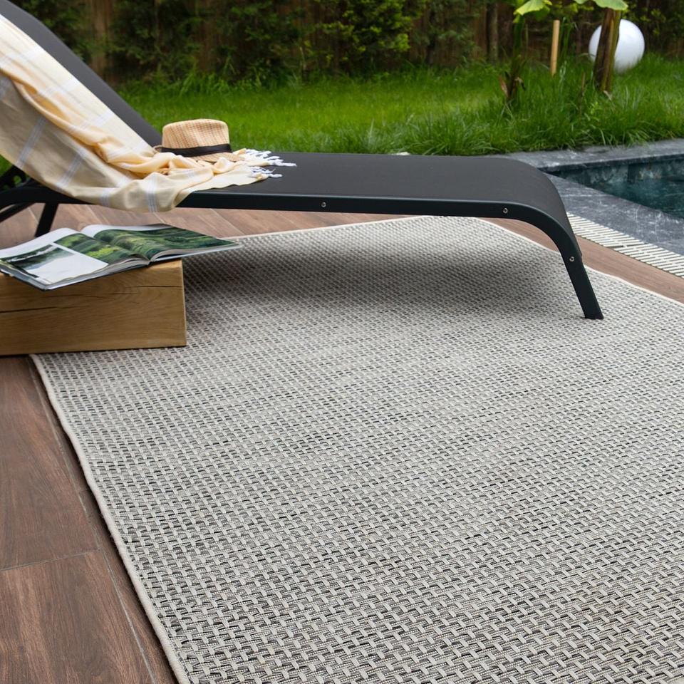 Magic Collection Outdoor Rugs in Cream | 3610